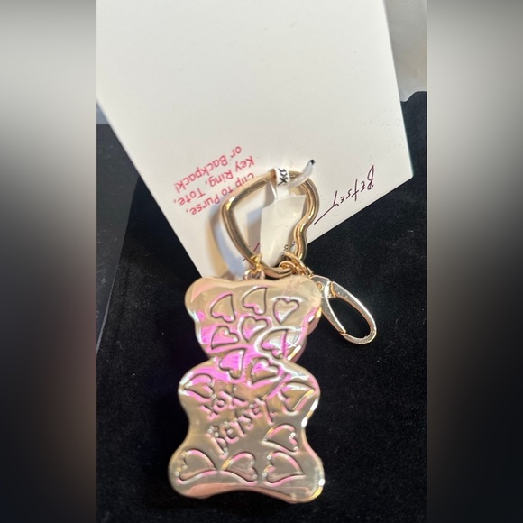 NIB Betsey Johnson Crystal Giant Pink Resin Gummy Bear Handbag Charm - Picture 3 of 5